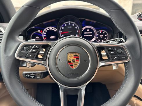 Certified 2023 Porsche Cayenne AWD/4WD image 26