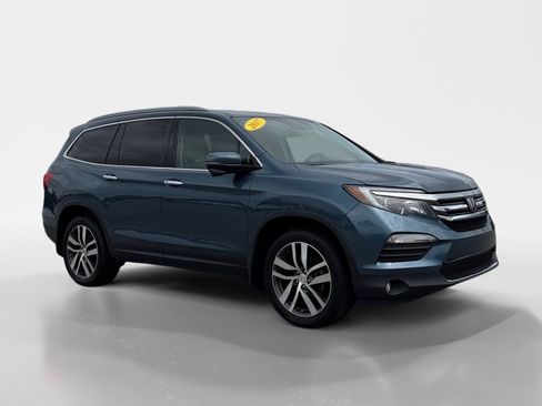 Used 2017 Honda Pilot Touring image 7