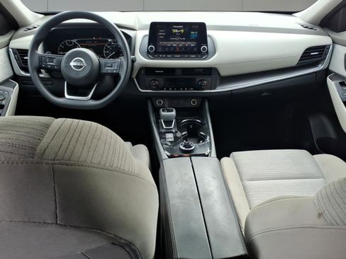 Used 2023 Nissan Rogue SV image 6