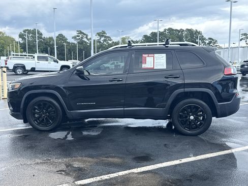 Used 2020 Jeep Cherokee Latitude FWD image 6