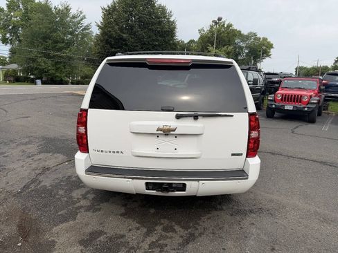 Used 2010 Chevrolet Suburban LTZ RWD image 6
