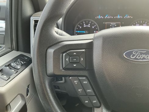 Used 2021 Ford F350 XLT w/ XLT Premium Package image 7