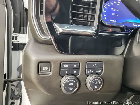 Used 2024 Chevrolet Silverado 1500 RST AWD/4WD image 19