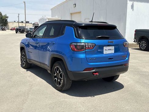 Used 2025 Jeep Compass Trailhawk AWD/4WD image 6