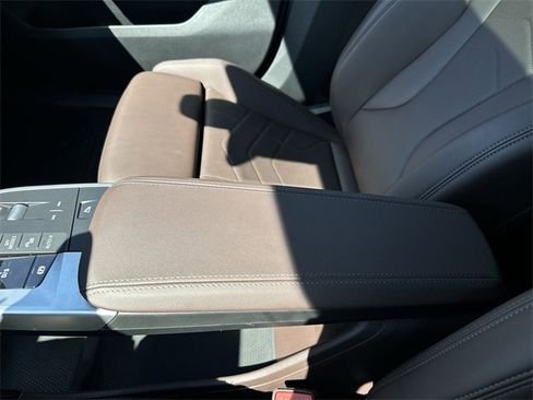 Used 2025 BMW X2 xDrive28i image 21