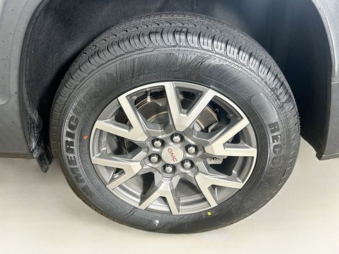 Used 2021 GMC Acadia SLE w/ Driver Convenience Package FWD image 11