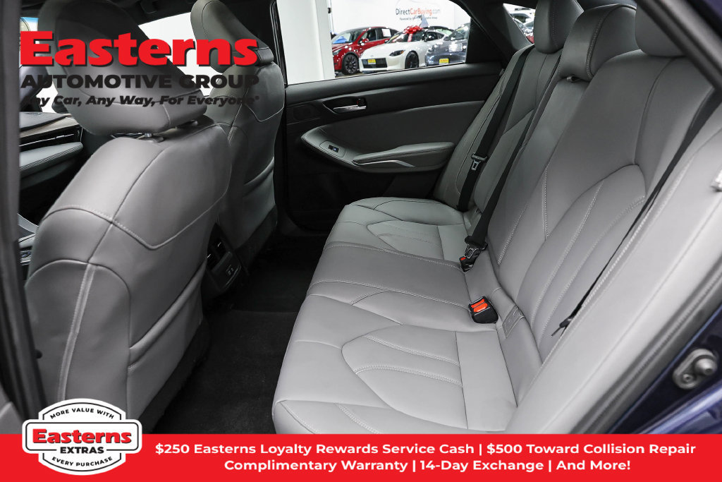 Used 2022 Toyota Avalon XLE w/ Moonroof Package FWD image 23