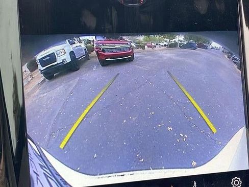 Used 2023 Volvo XC60 B5 Plus image 11