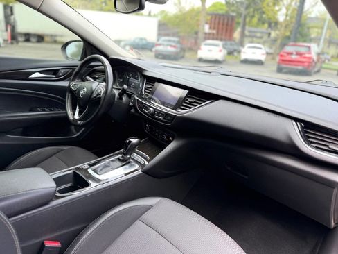 Used 2019 Buick Regal Preferred FWD image 11