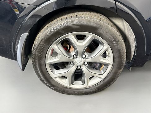 Used 2017 Kia Sorento SX image 33