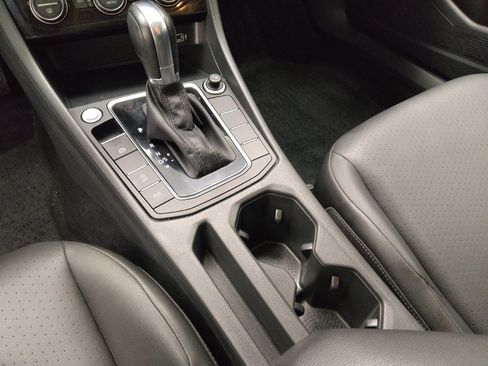 Used 2019 Volkswagen Jetta SE w/ Cold Weather Package FWD image 26