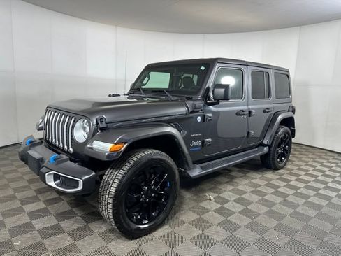 Used 2022 Jeep Wrangler Unlimited Sahara w/ Safety Group image 7