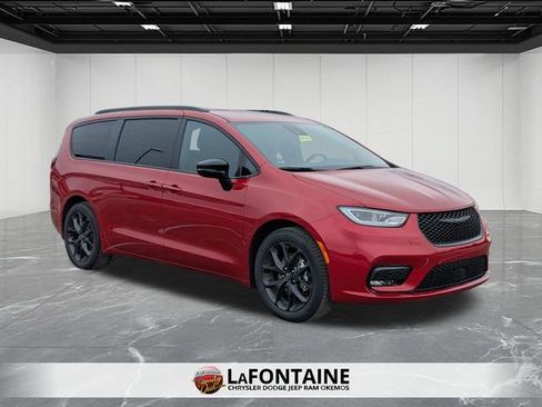 New 2026 Chrysler Pacifica Select w/ S Appearance Package image 7