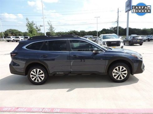 Used 2024 Subaru Outback Premium image 4