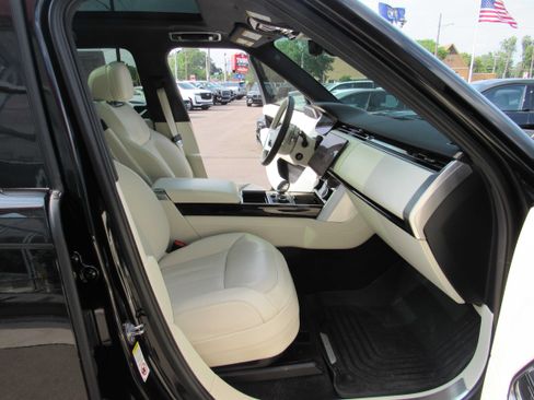 Used 2023 Land Rover Range Rover SE AWD/4WD image 17
