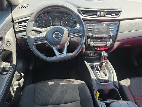 Used 2017 Nissan Rogue SV AWD/4WD image 20