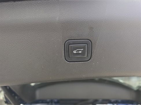 Used 2023 Buick Enclave Essence w/ Experience Buick Package image 13