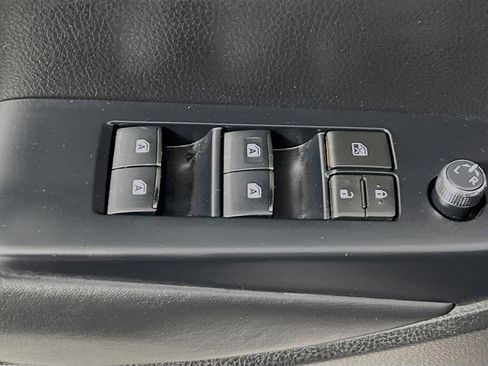 Used 2019 Toyota Highlander Limited image 17