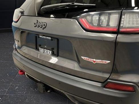 Used 2022 Jeep Cherokee Trailhawk w/ Sun, Sound & Nav Group AWD/4WD image 39