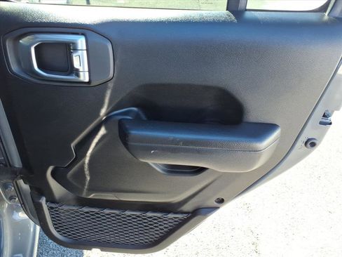 Used 2023 Jeep Gladiator Sport image 19