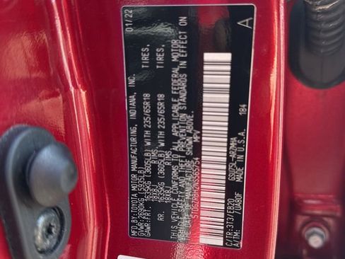 Used 2022 Toyota Highlander XLE image 24