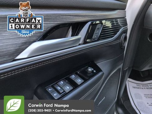 Used 2023 Jeep Wagoneer Series II AWD/4WD image 11