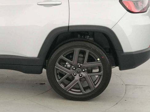 New 2026 Jeep Compass Latitude image 33