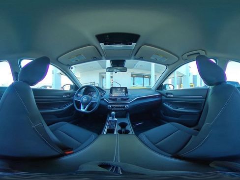 Used 2025 Nissan Altima 2.5 SV image 41