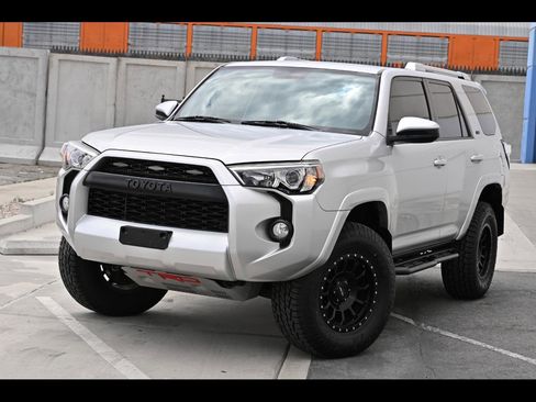 Used 2015 Toyota 4Runner SR5 RWD image 1