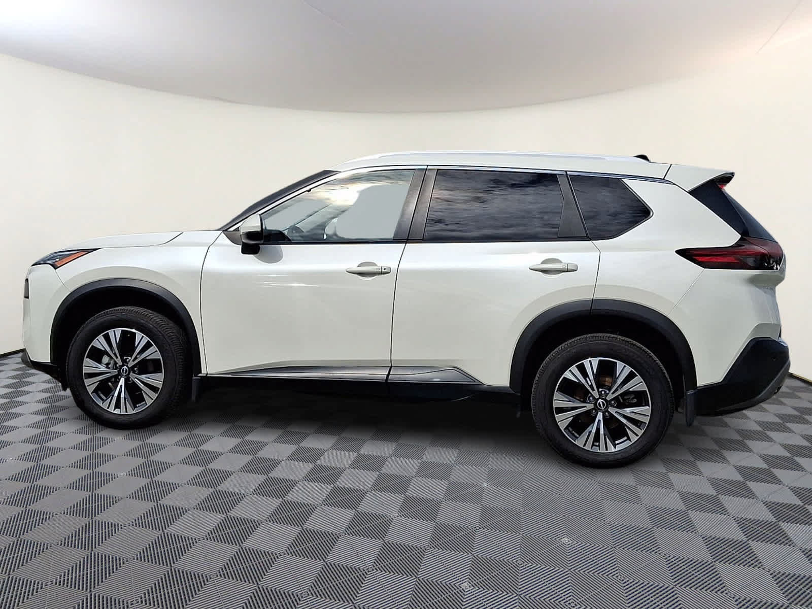Used 2022 Nissan Rogue SV w/ SV Premium Package AWD/4WD image 8