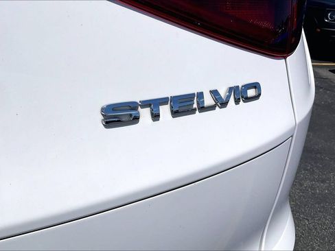 Used 2018 Alfa Romeo Stelvio Ti Sport AWD/4WD image 7
