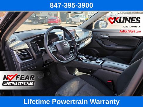 Used 2025 Nissan Rogue SV image 14