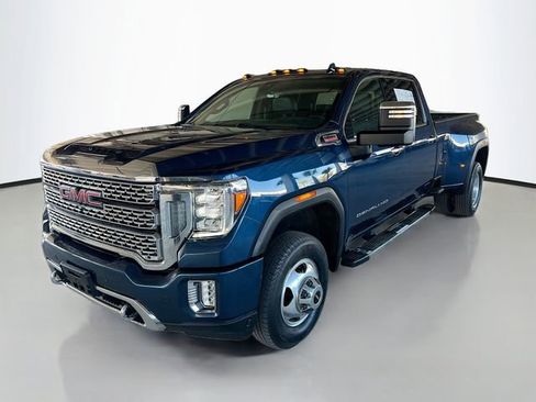 Used 2020 GMC Sierra 3500 Denali w/ Denali Ultimate Package image 3