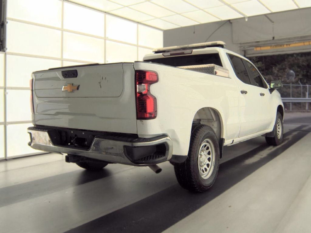 Used 2022 Chevrolet Silverado 1500 W/T w/ WT Value Package AWD/4WD image 4