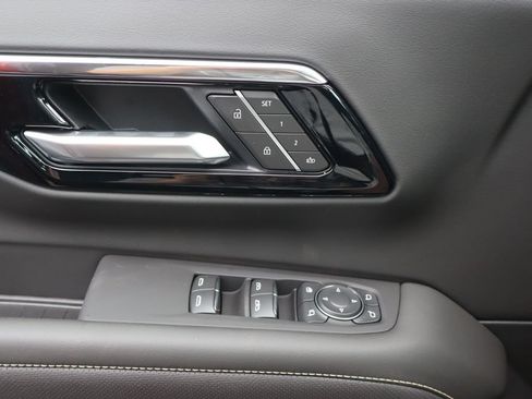 New 2026 Chevrolet Suburban Premier AWD/4WD image 18