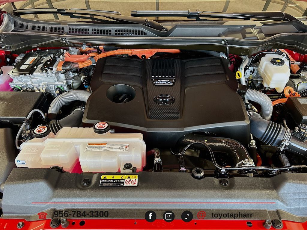 Used 2024 Toyota Tundra Limited AWD/4WD image 28