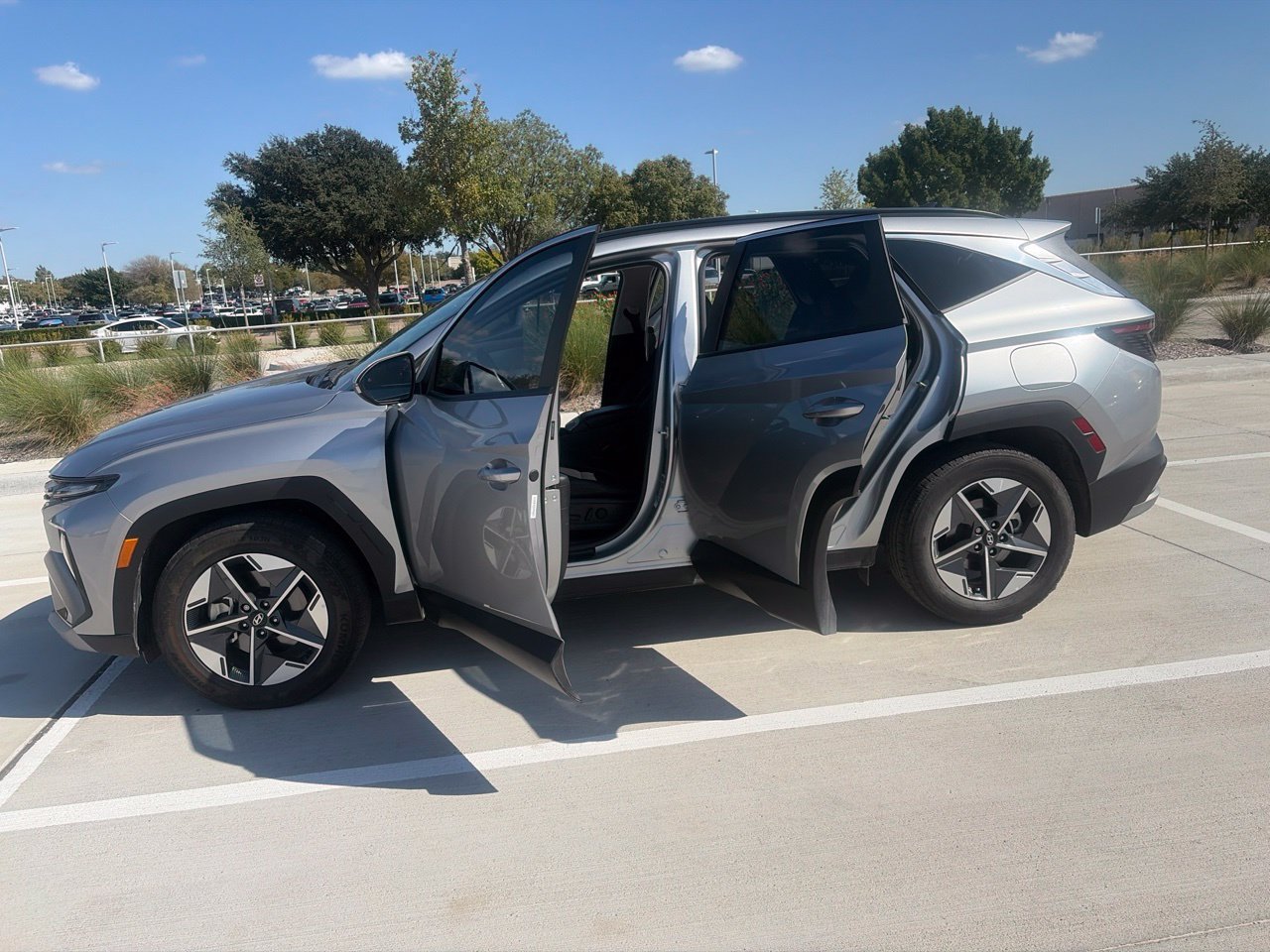 Used 2025 Hyundai Tucson SEL FWD image 2
