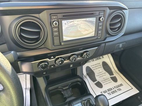 Used 2019 Toyota Tacoma SR image 18