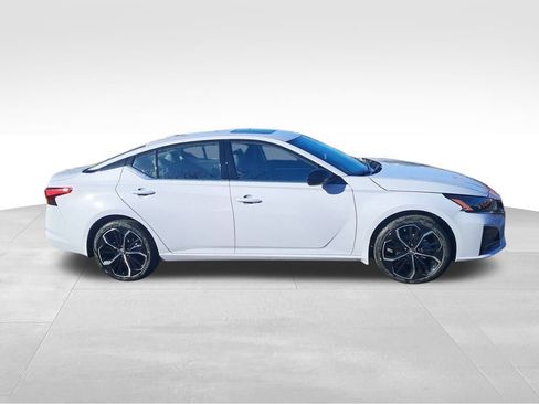 New 2025 Nissan Altima 2.5 SR w/ SR Premium Package image 7