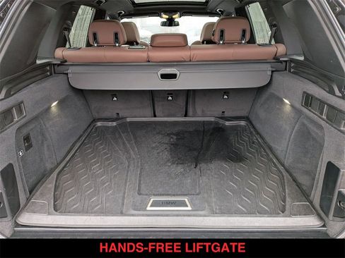 Used 2021 BMW X5 xDrive40i w/ M Sport Package image 28