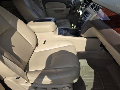 Used 2014 GMC Yukon XL SLT image 13