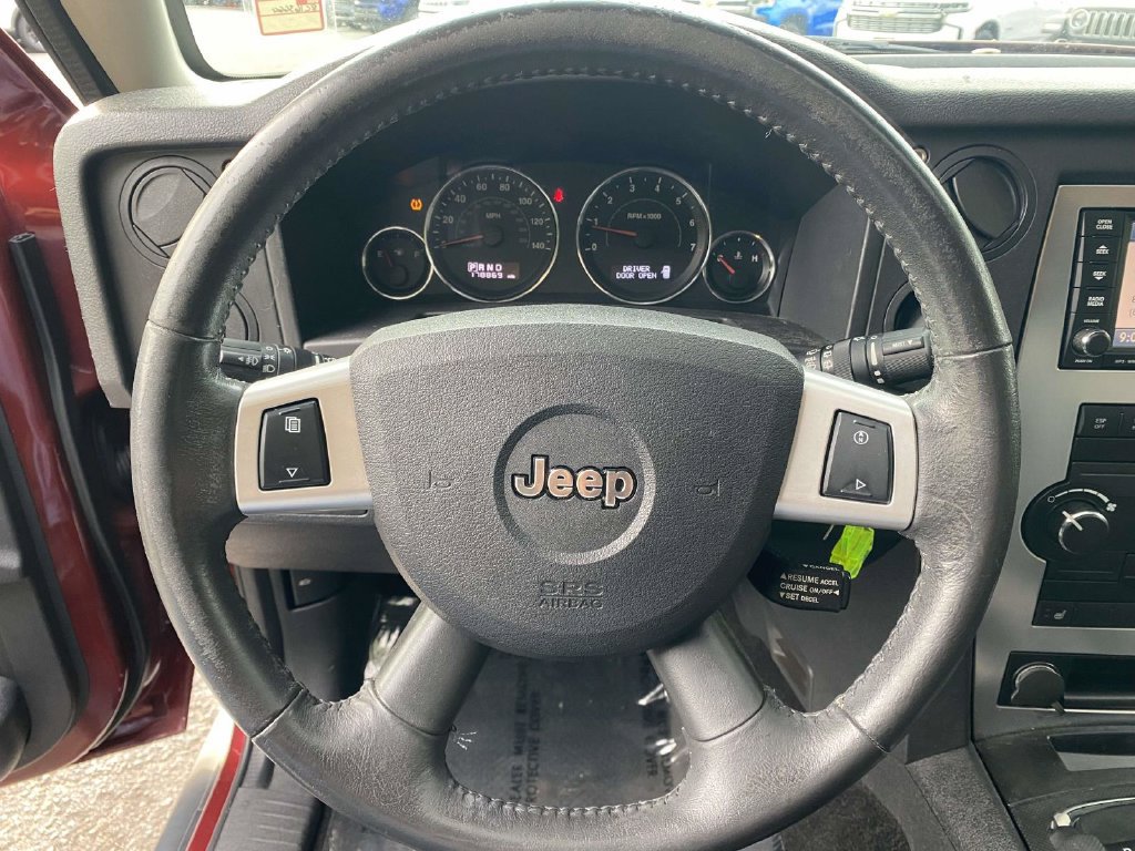 Used 2008 Jeep Commander Sport RWD image 21
