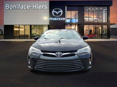 Used 2016 Toyota Camry LE image 2