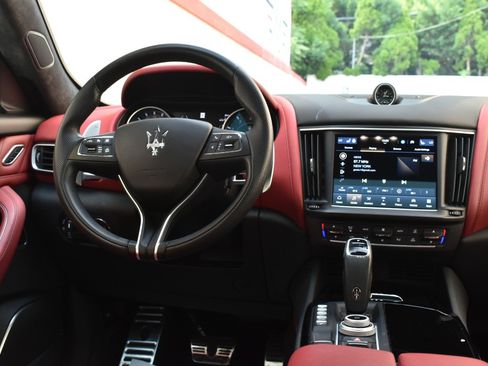 Used 2023 Maserati Levante Modena AWD/4WD image 21