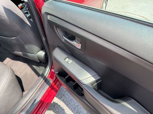 Used 2015 Toyota Camry LE FWD image 19