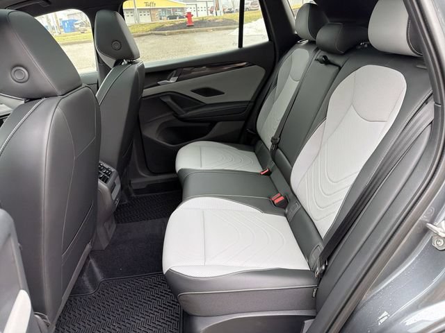 New 2026 Volkswagen Tiguan SE R-Line FWD image 23