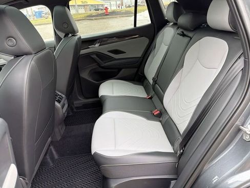 New 2026 Volkswagen Tiguan SE R-Line image 23