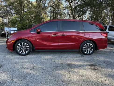 Used 2023 Honda Odyssey EX-L image 3