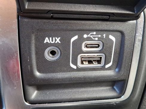 Used 2025 Jeep Wrangler Sport image 23