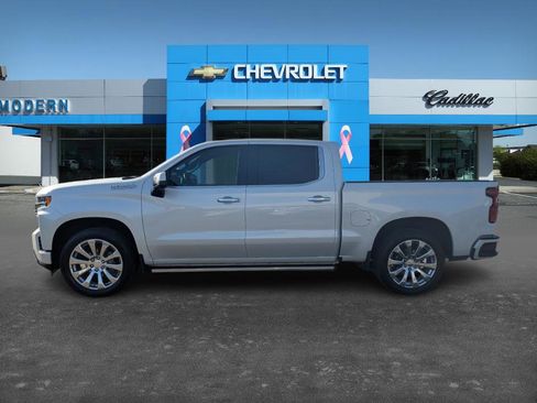 Used 2022 Chevrolet Silverado 1500 High Country w/ Technology Package image 8